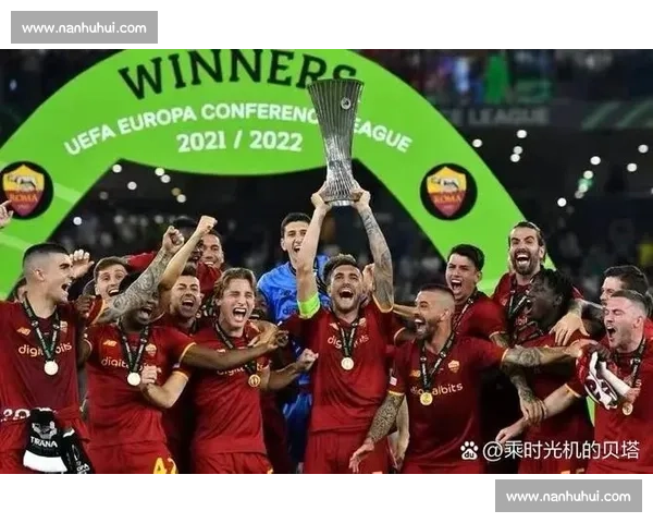 队长袖标背后的责任象征与团队精神传承新解赛场领导力与集体荣誉